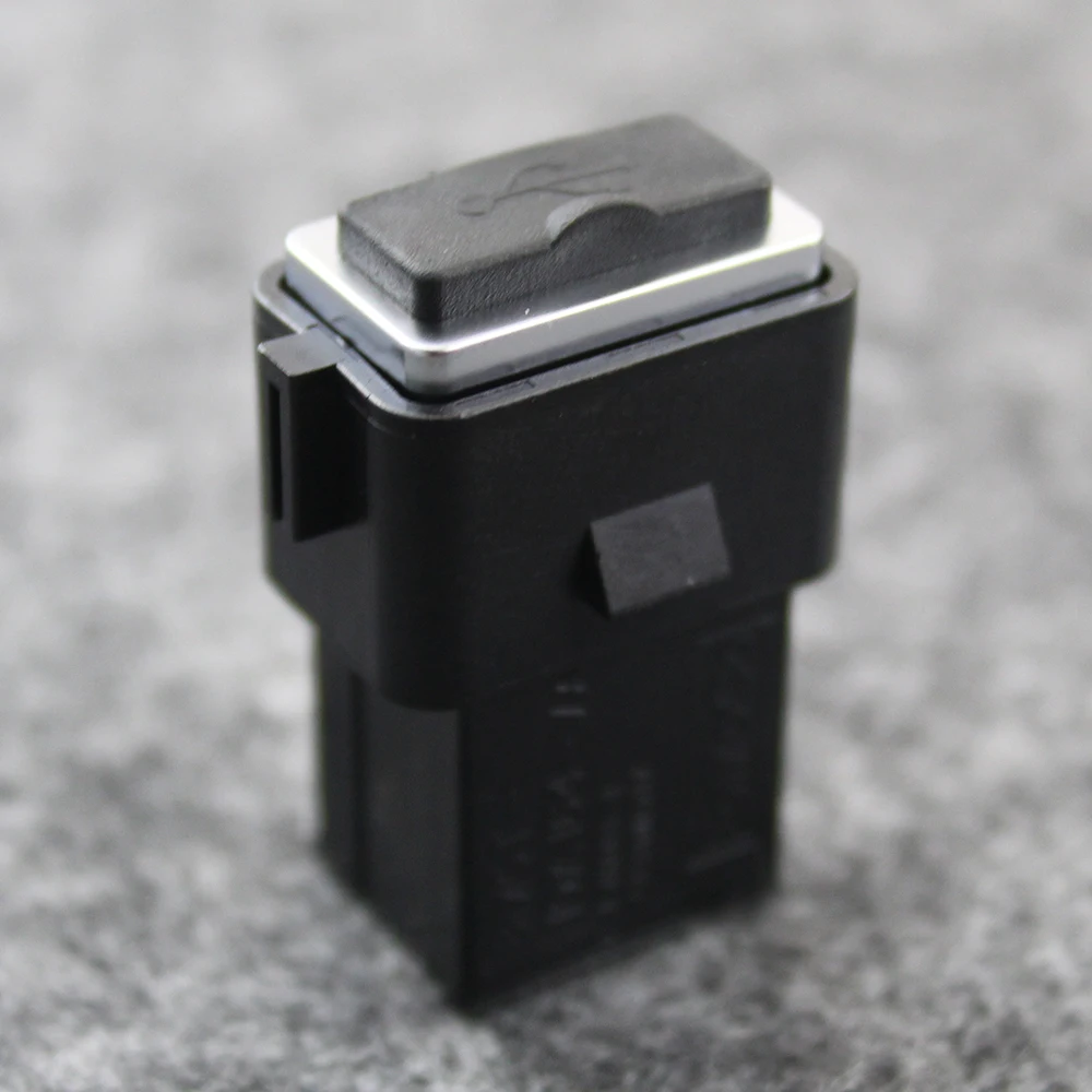 30775252 автомобильный разъем интерфейса USB для Volvo S80 S60 XC60 S40 C30 V60 C70 V50 2007 2008 2009 2010 2011 2012