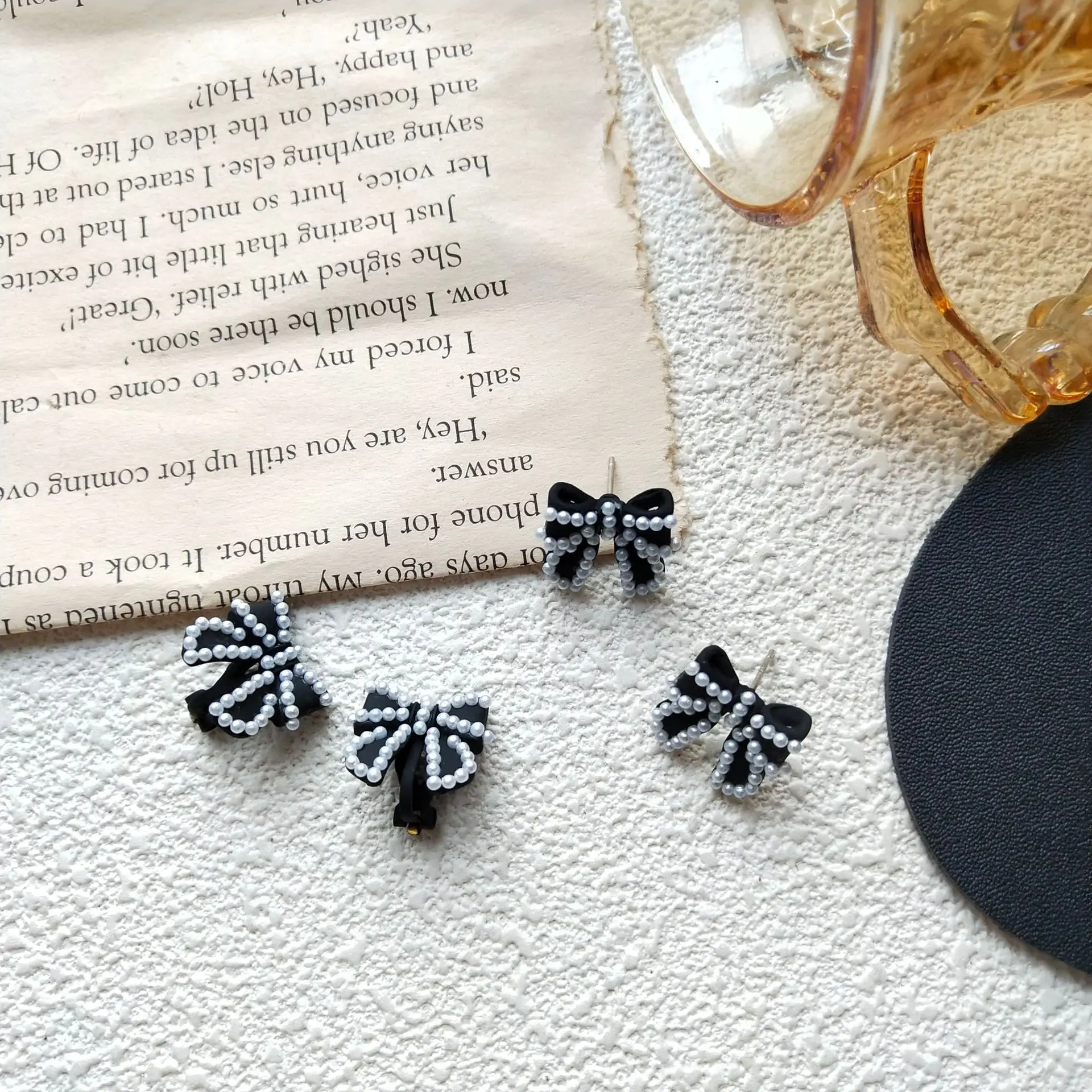 

SNCSDK New 2020 Trendy Retro Black Bow Cute Girly Pearl Ear Clip All-match Temperament Women's Stud Earrings Fashion Accessories