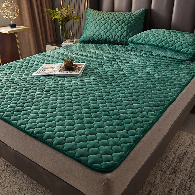 

New Milk Velvet Quilted Mattress Protector Solid Color Simple Thick Plus Velvet Warmth Thin Mattress Student Cushion Bed Cushion
