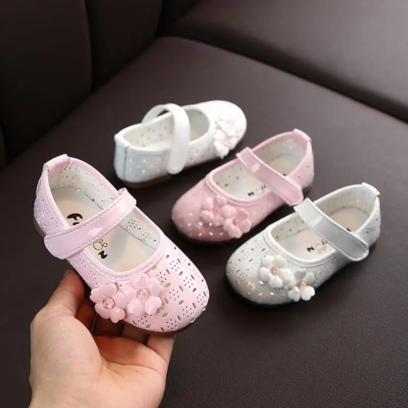 

2020 Newest Summer Kids Leathers Shoes Sweet Flower Children Sandals For Girls Toddler Baby Breathable Hollow Out Shoes