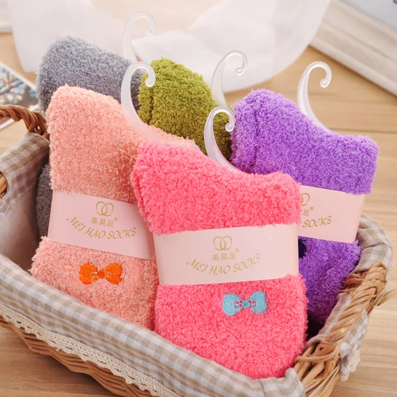 Зимние носки для беременных женщин теплые плотные коралловые бархатные свободные удобные женские носки для девочек женские домашние носки с вышивкой