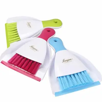

Plastic Mini Broom And Dustpan Cleaning Set For Desktop Pets Nest Cage Cleaning For Cabinet Bookshelves Desktop (Random Color)
