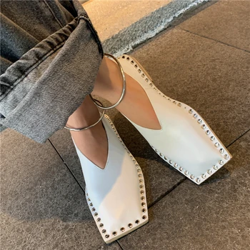 

Casual Women Rivets Shoes 2020 Genuine leather Metal Decor Square Toe Flat Shoes New Spring Leisure Mary Janes Shoes Girls Shoes
