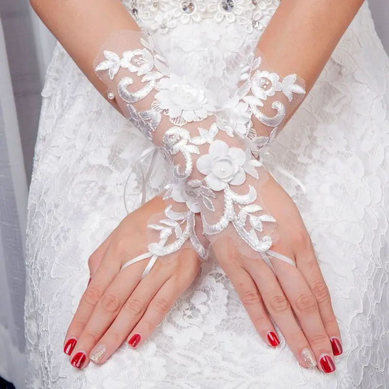 Свадебные кружевные короткие перчатки с вышивкой и искусственным жемчугом