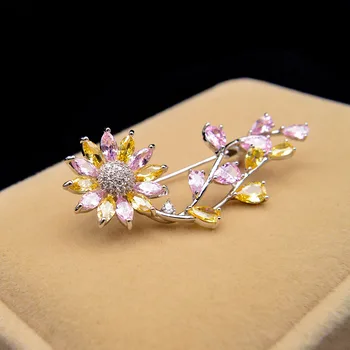 

CINDY XIANG Beautiful Cubic Zirconia Sunflower Brooches For Women Copper Jewelry Spring Design Pin 2 Colors Available Gift