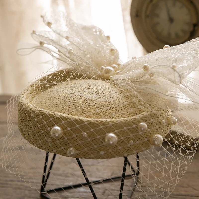 

Handmade Weaving Straw Flower Gauze Pearl Bow Hat Headwear Bride White Veil Fedora Hat Headdress Paris Fairy Mesh Straw Beret