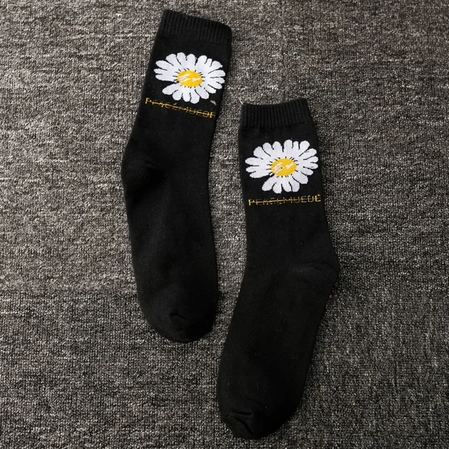 Cute daisy socks funny daisy smiley letter pattern cartoon socks Korean style fashion trend black breathable female socks 4