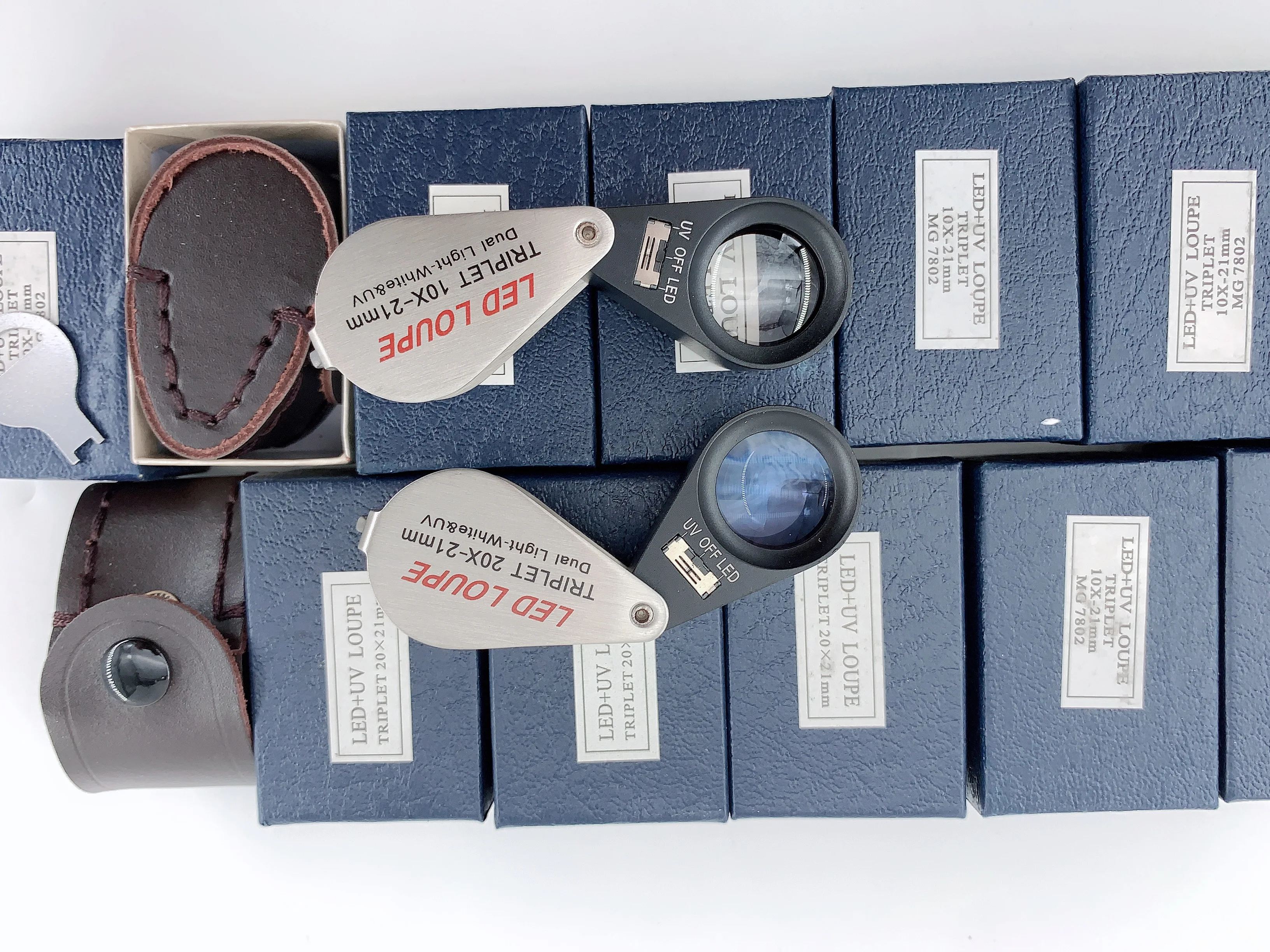 

10X 20x Magnification Jeweler Loupe Triplet Lens Magnifier with LED UV Light 21mm for Gems, Jewelry tools