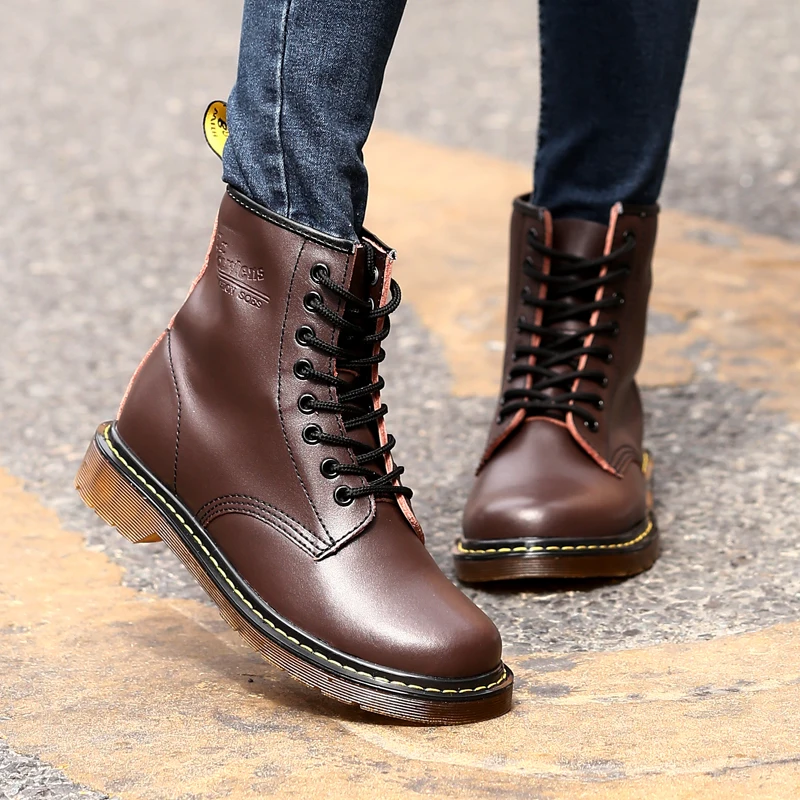 Женские кожаные ботинки Martens наивысшего качества; зимние ботинки в байкерском стиле; теплая удобная женская обувь на меху; Dr с коробкой