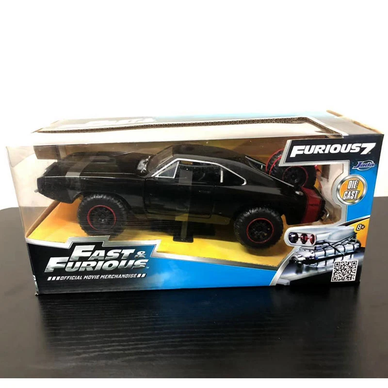 Модель автомобиля Форсаж 1/24 года модель Dodge Charger коллекционера машины под