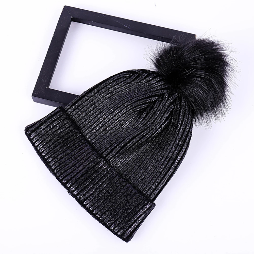 Осень Зима Милые женские шапки с помпоном, ветрозащитная однотонная шапочка для девочек, металлическая Блестящая крышка, вязаная крючком теплая мягкая вязаная шапка