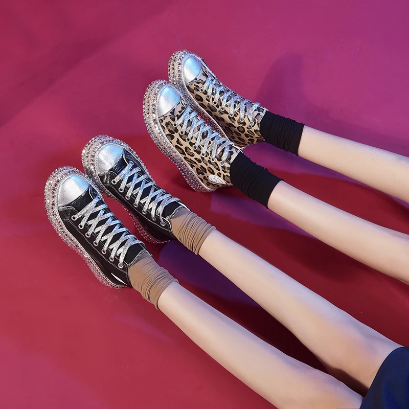 Tanie Kobiety trampki Sexy Leopard Print modne nity tenisówki damskie rekreacyjne Lace Up niskie wysokie trampki kosz femme A5 54