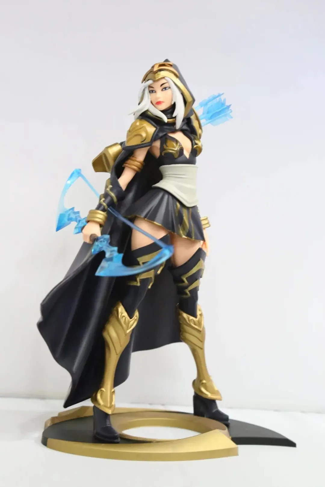 

League of Legends LOL Ice Shooter Polar Goddess Ash Leather City Magistrate Wei Boxed Garage Kit
