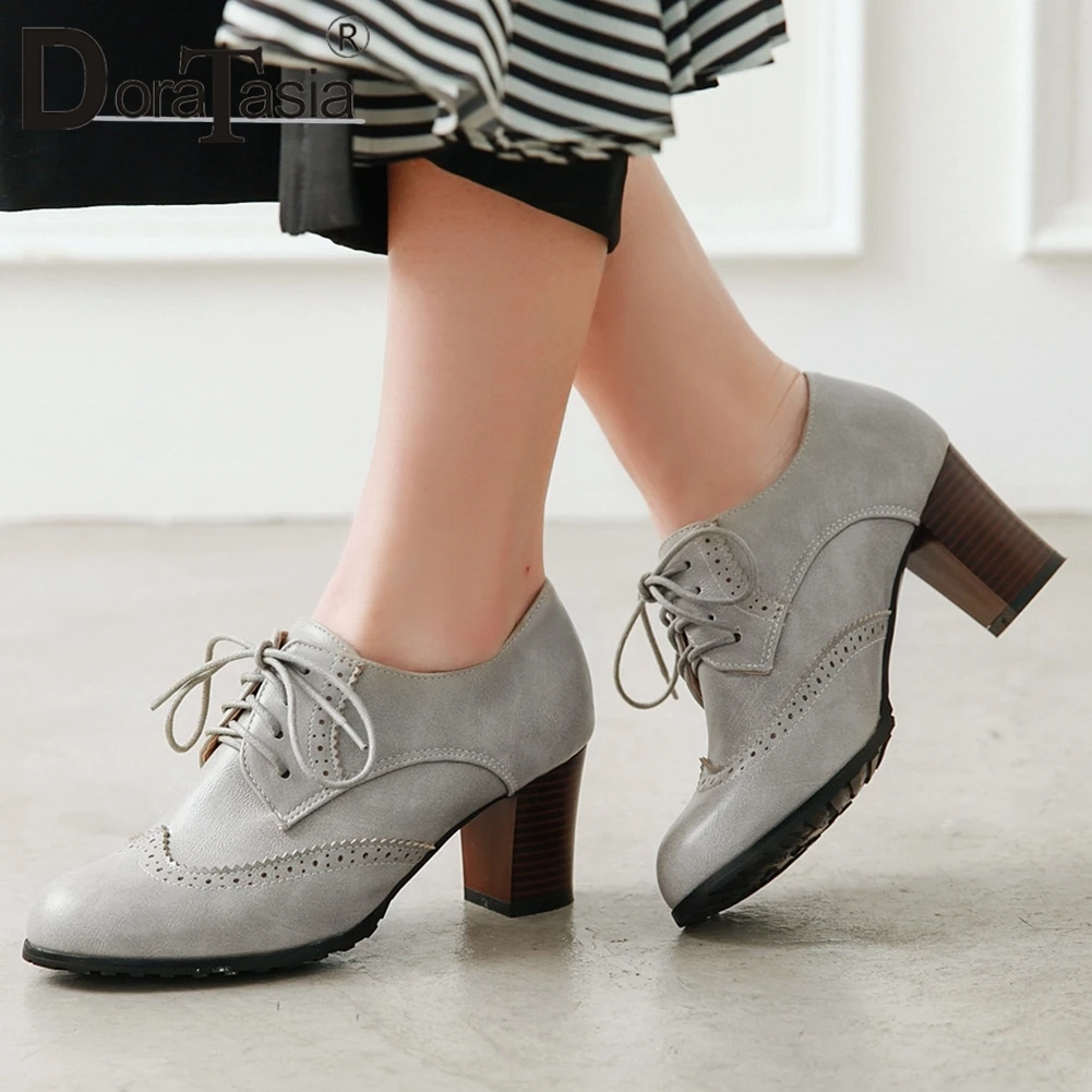 

DORATASIA Fashion Office Lady Round Toe Flats Casual Spring Autumn Brogue Flats Women Lace Up Retro Shoes Woman