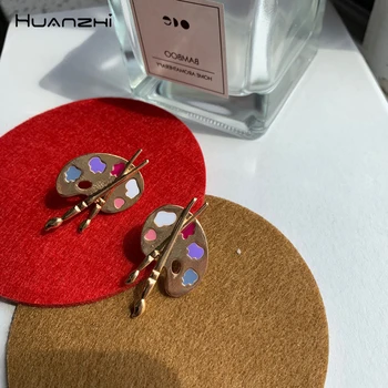 

HUANZHI 2019 New Fashionable Unique Artist Palette Gold Metal Stud Earrings for Women Girls Accessories Party Abstract Jewelry