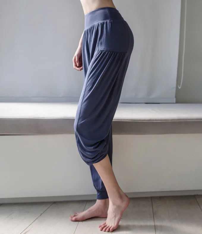 

Women's New Style Fitness Yoga Pants Loose-Fit Soft Sweat Absorbing Running Casual Capri Pants Harem Pants