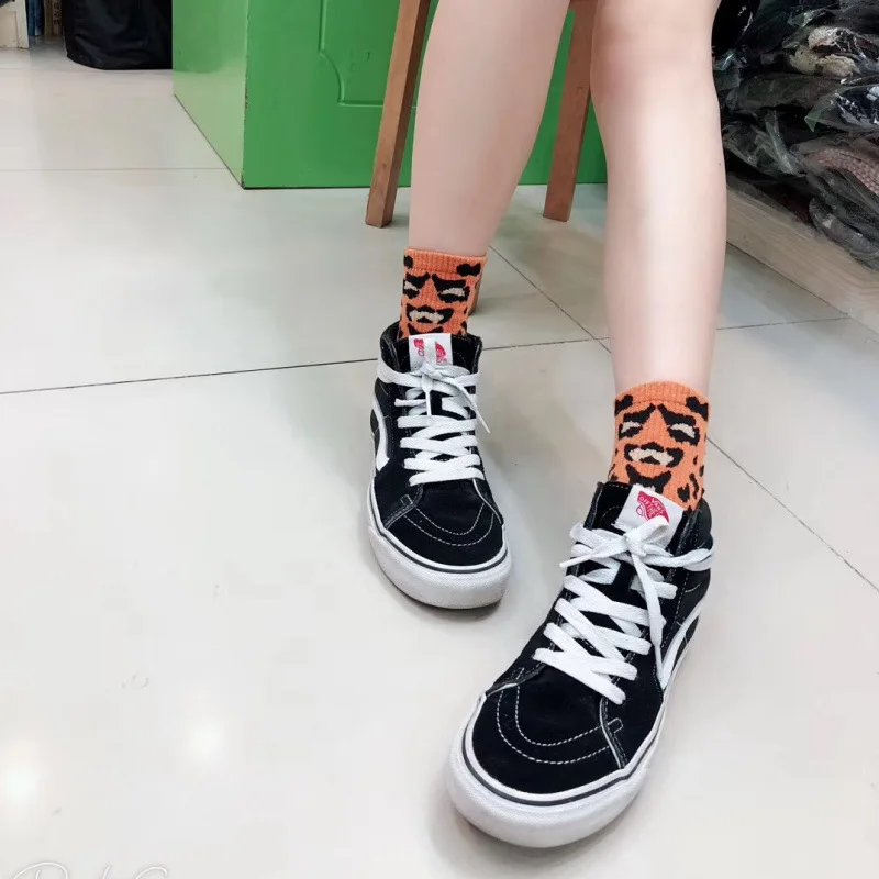 Осень и зима новая корейская мода Dongdaemun Мода леопард хлопок дикий Джокер женские индивидуальные носки