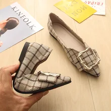 Осенние туфли на плоской подошве; модные тонкие туфли с острым носком в клетку; женская обувь; металлическая квадратная пряжка; низкие Туфли-лодочки; повседневная обувь из флока без застежки