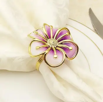 

100pcs/Lot New Design Plum Blossom Napkin Ring Plastic Napkin Buckle for Wedding Dinner Table Decoration Napkin Holder SN2959