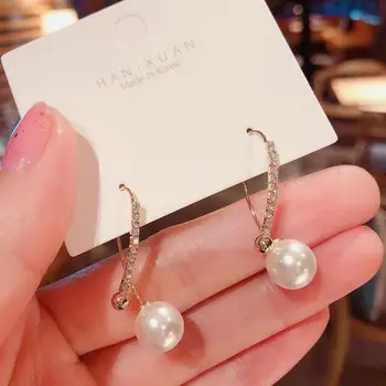 

South Korea Dongdaemun Minimalist Non-mainstream Sense of Design Pearl Earring Women's Cool Versatile Normcore Style Elegant Man