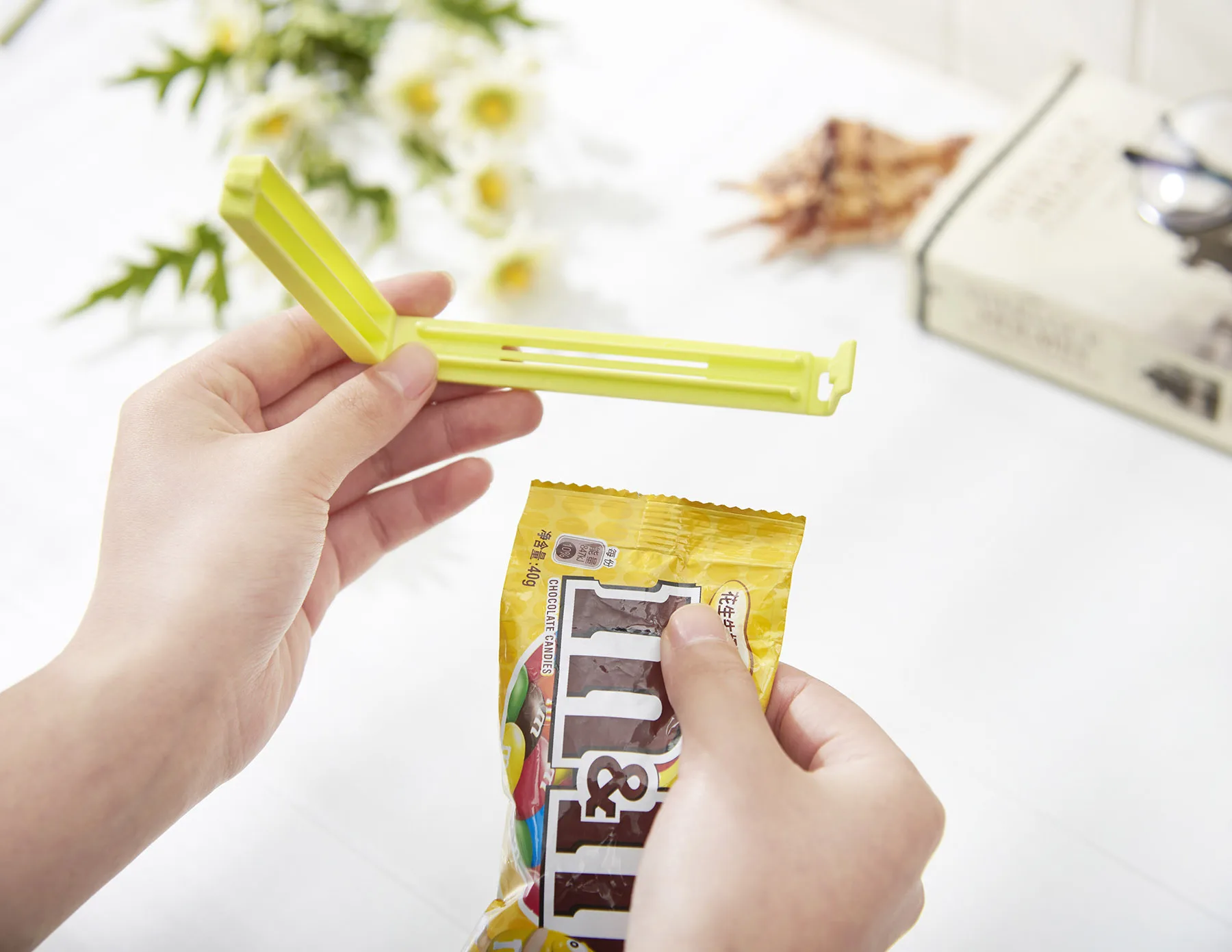 Rain Bamboo Hot Sales Plastic Sealing Clamp 12 Shuttlecocks in Each Box Bread Bag Sealing Clip Storage Fresh Clip Kitchen Tools