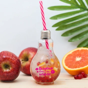 

Glass jar with a straw "I kiss better than I cook" light bulb