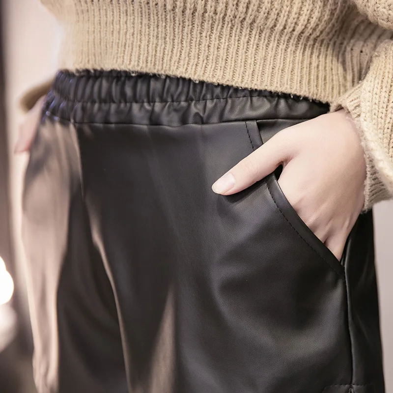 Women Leather Solid Black Shorts Ladies Elastic Waist Sexy Slim Faux PU Short Pants with Pockets Korean Style Casual Shorts