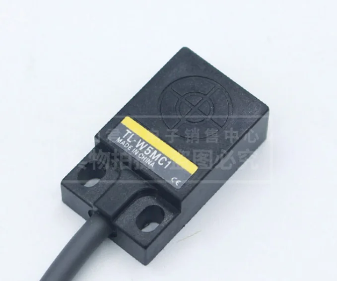 

OMRONTL-W5MC1 proximity sensor TL-W3MC1 induction switch warranty for one year