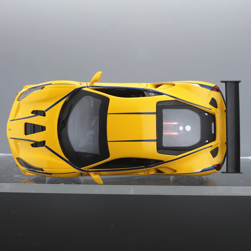 Bburago 1:24 Ferrari 488 Challenge Car Model Die-casting Metal Model Children Toy Boyfriend Gift Simulated Alloy Car Collection