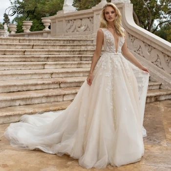 

Traugel O-Neck A Line Lace Wedding Dresses Elegant Applique Sleeveless Backless Bride Dress Chapel Train Bridal Gowns Plus Size