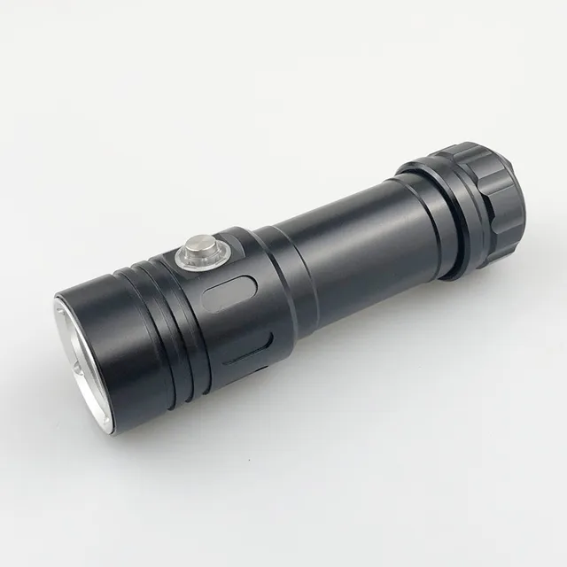 Powerful diving light with discount rate of 45%