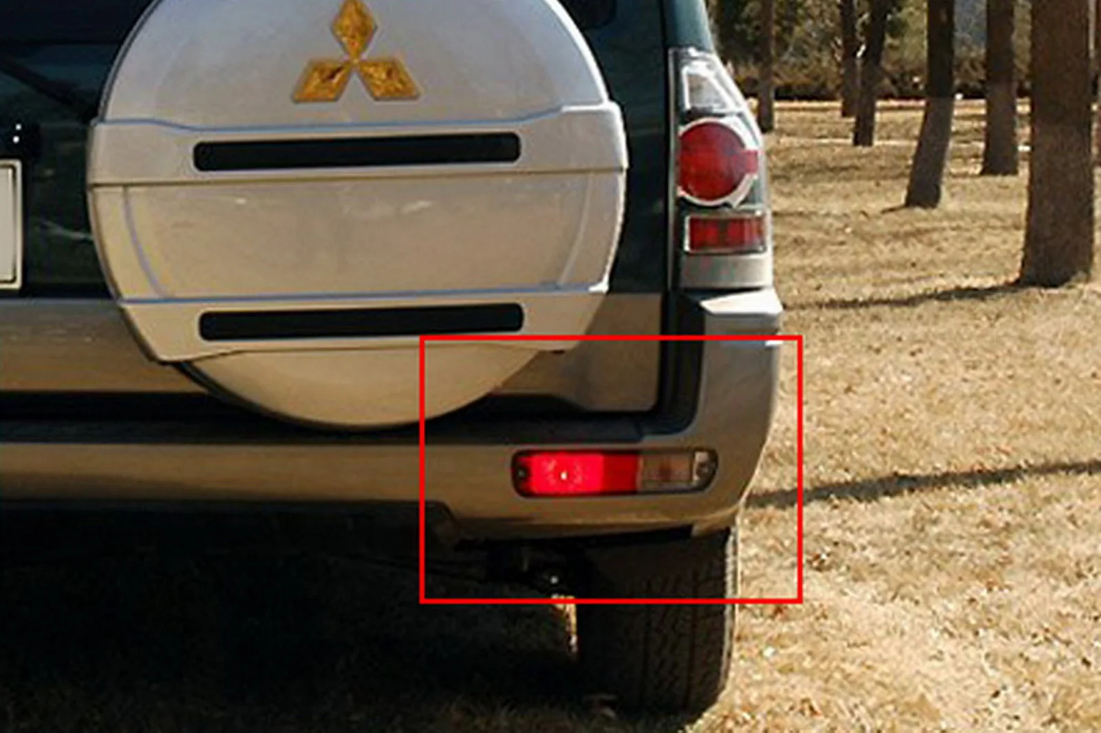 Светильник заднего бампера правый O/S для Mitsubishi Pajero Montero Shogun V73 V77 02-06