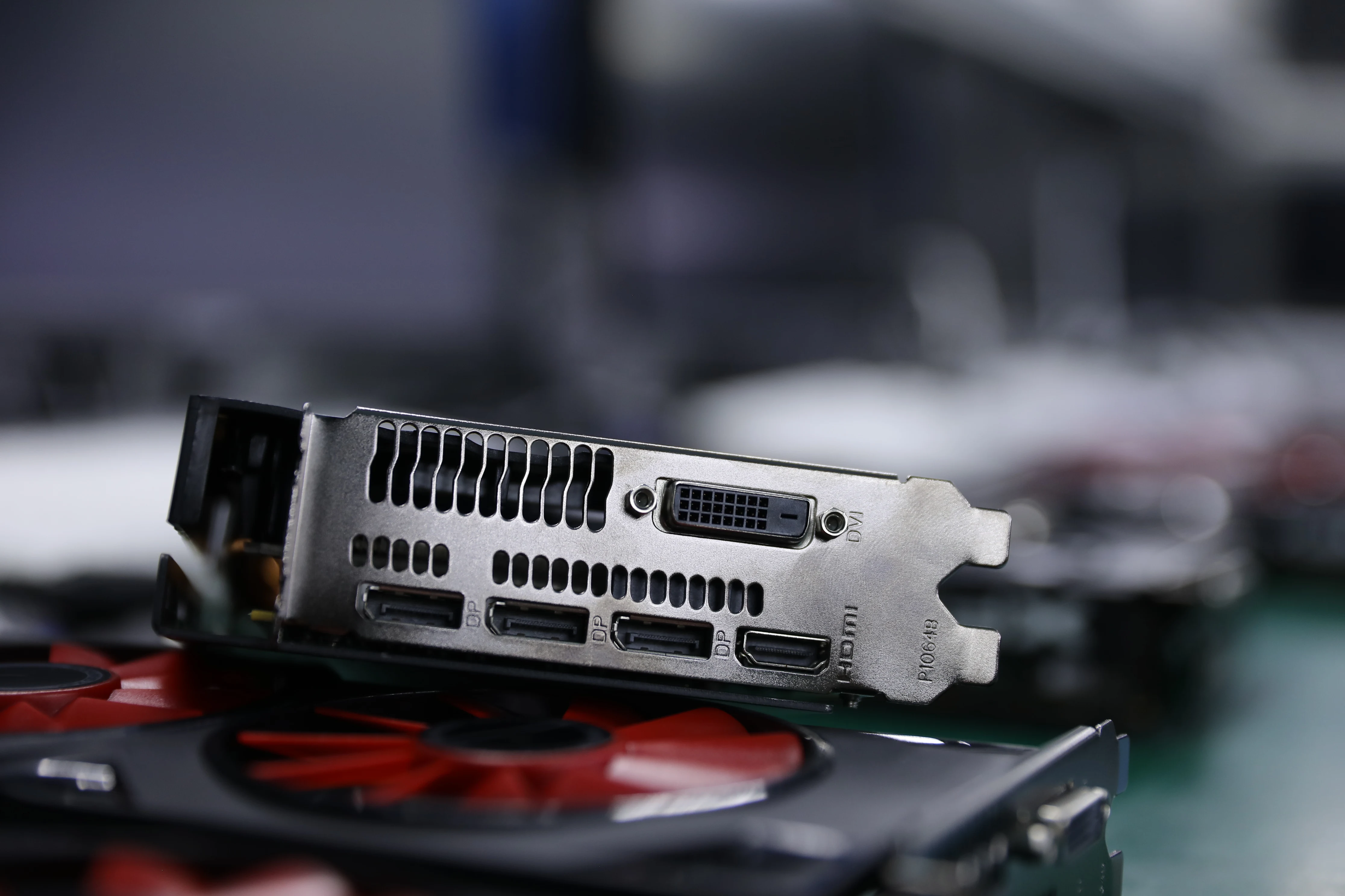XFX RX 580 4GB 256bit GDDR5 Настольный ПК игровой видеокарты видеокарта не горнодобывающей промышленности используется rx 580 4g бне новая карточная игра rx580 8G 4G-3
