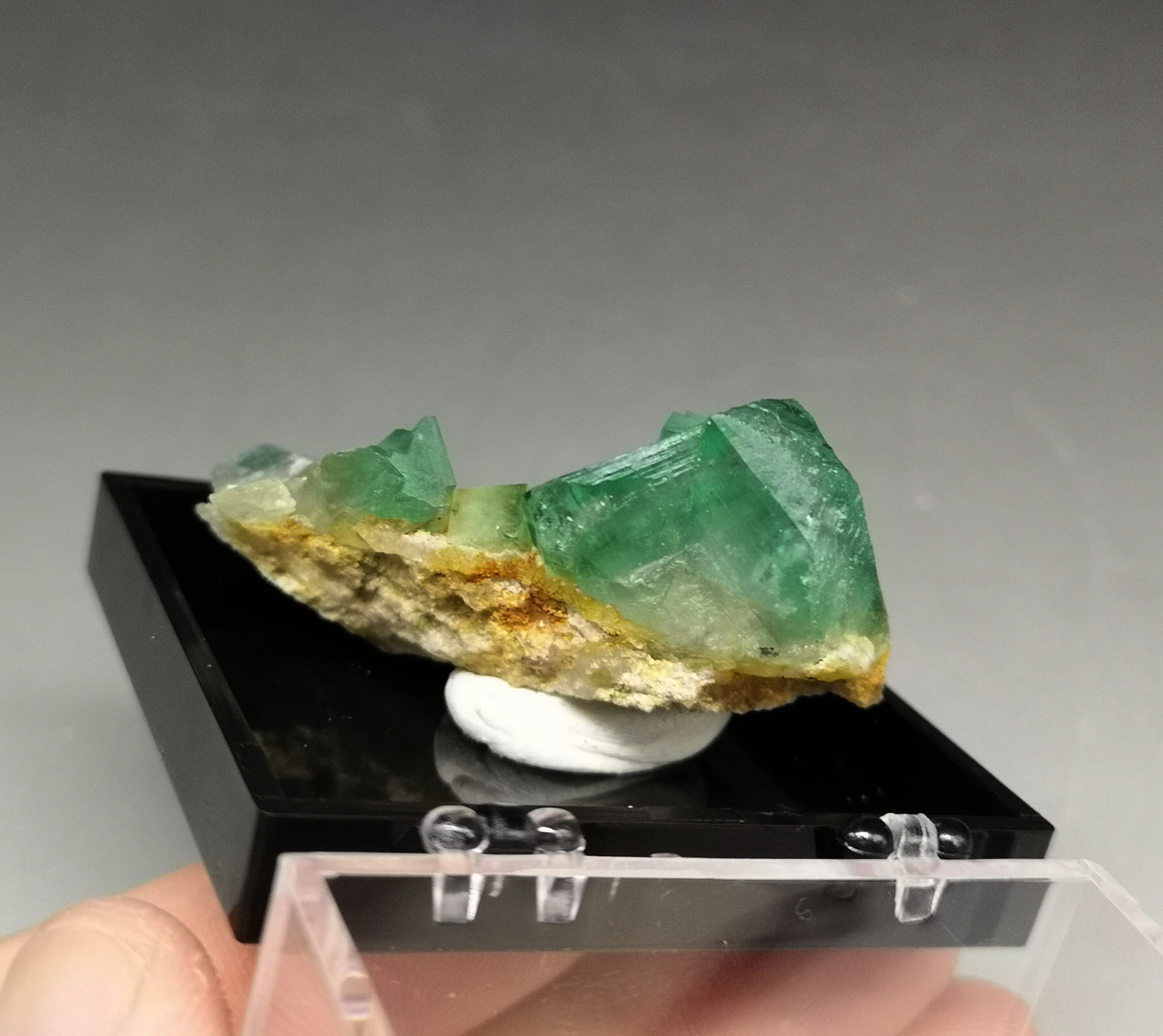 

100% Natural crystal green fluorite cluster mineral crystal specimens Stones and crystals Healing crystal