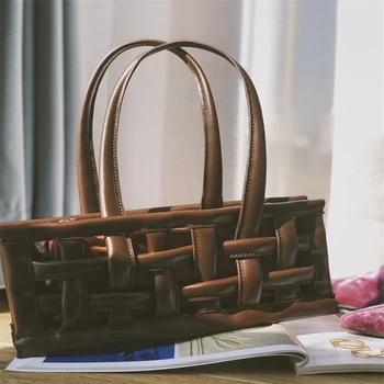 

New 2020 INSTAGRAM super hot Internet celebrity with same braided one-shoulder handbag chic style women bag