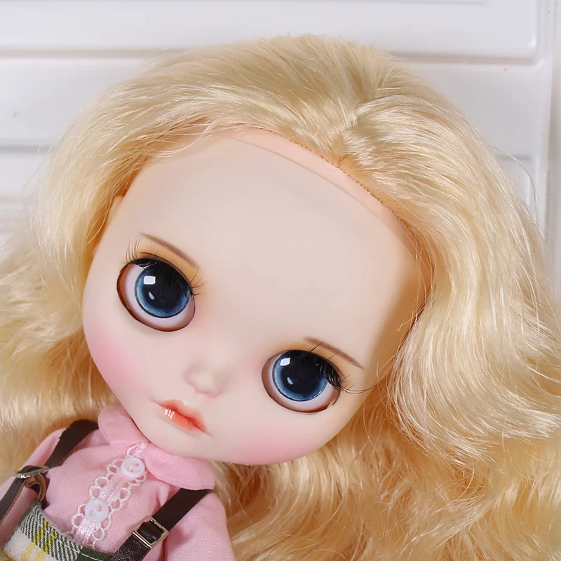 Blyth doll white skin joint body Yellow hair Hand-painted face panels, long eyelashes and sleepy eye.NO.BL349