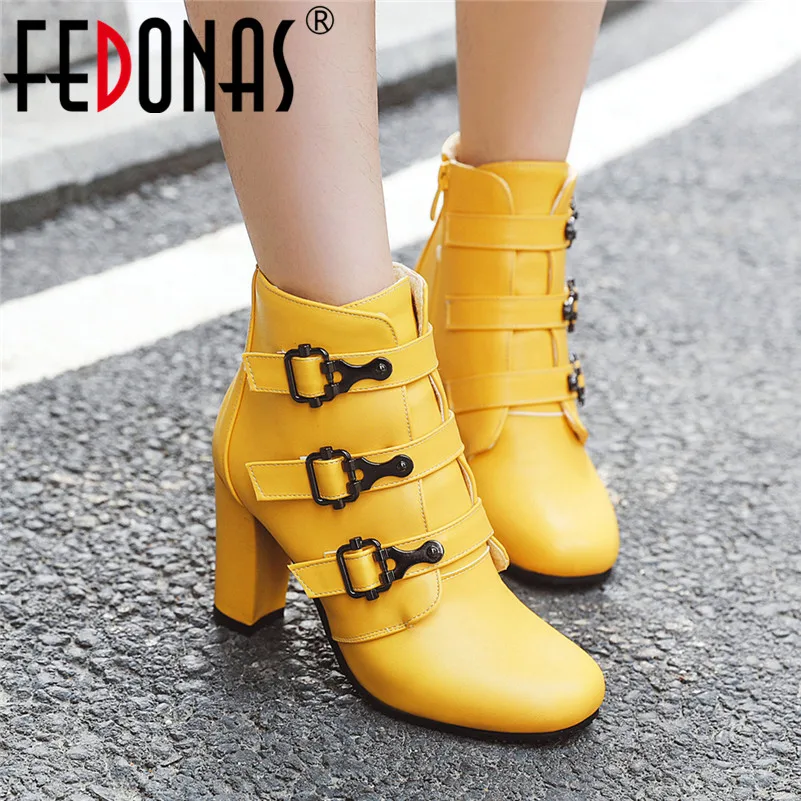 FEDONAS/Новинка Женские ботильоны из искусственной кожи с пряжкой Зимние женские