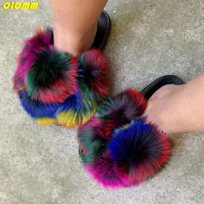 flip flops with fur pom pom