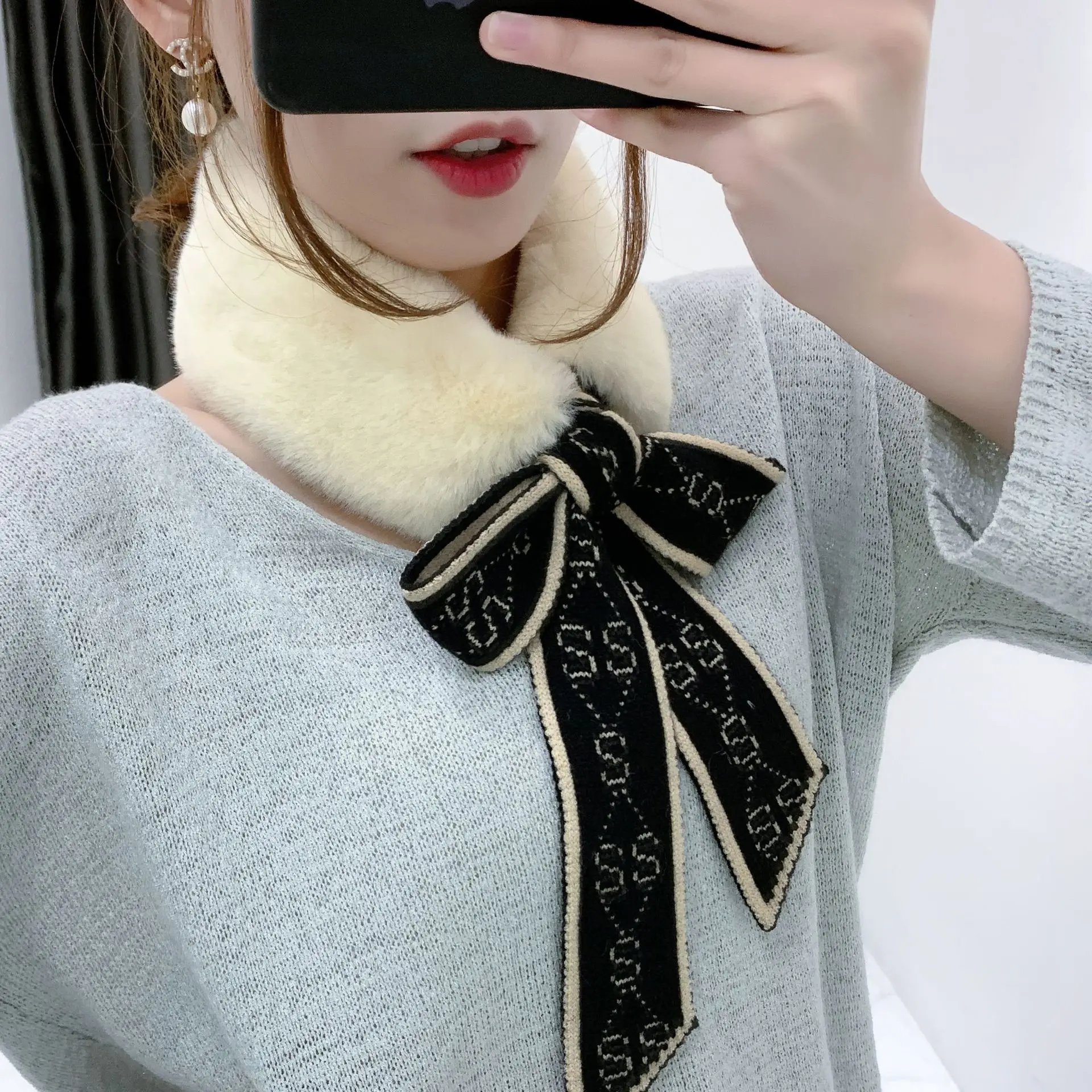

2019 Scarf Women's Winter Knit Faux Cashmere Plush Small Neckerchief Scarf Versatile Warm Small Scarf