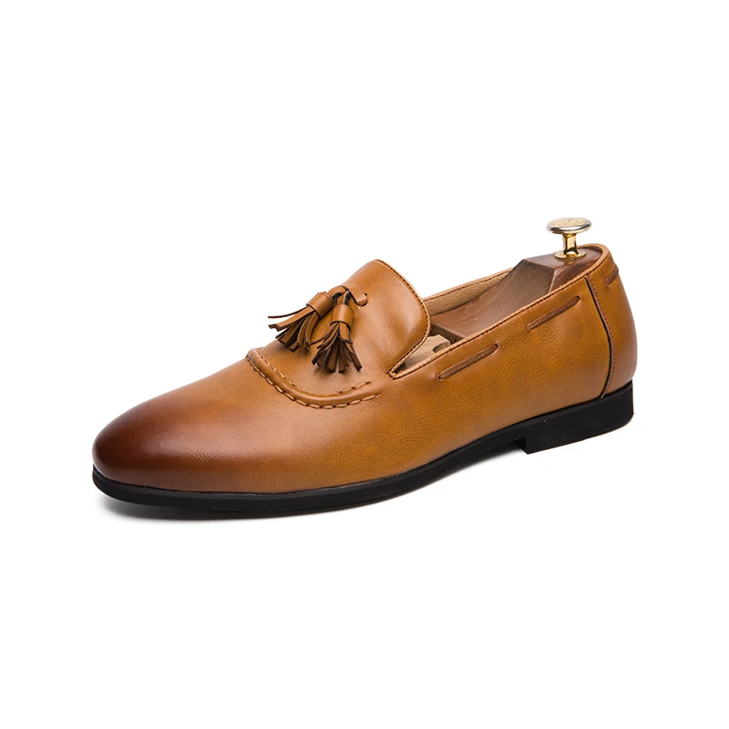 

Leather Slip on Fats Male Loafers Fashion Pointed Toe Shoes Men Business Dress Male Loafers Moccasins Tassel Men Shoes HC-709