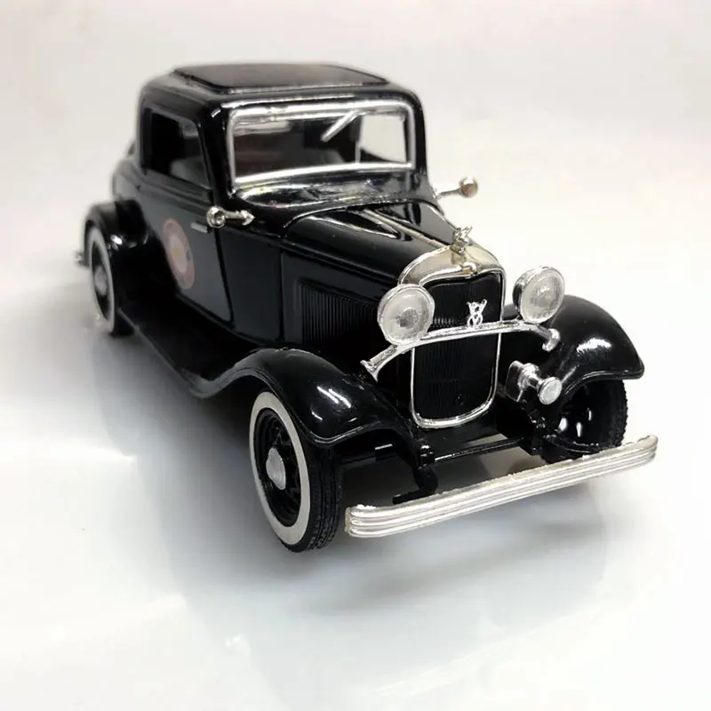 1932 Ford 3-Window Coupe (13)
