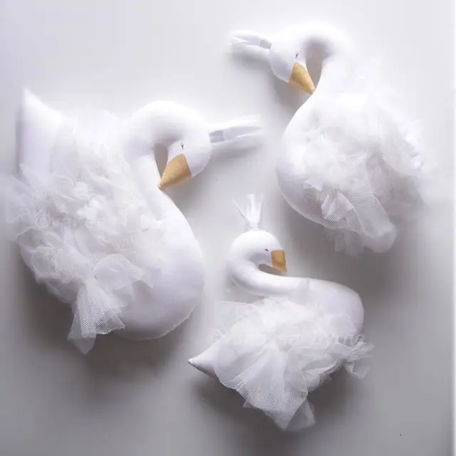 Детская подушка в скандинавском стиле с короной белого лебедя, детская подушка для сна, Детская кукла, домашний декор, украшение детской комнаты, подушка для фотосессии