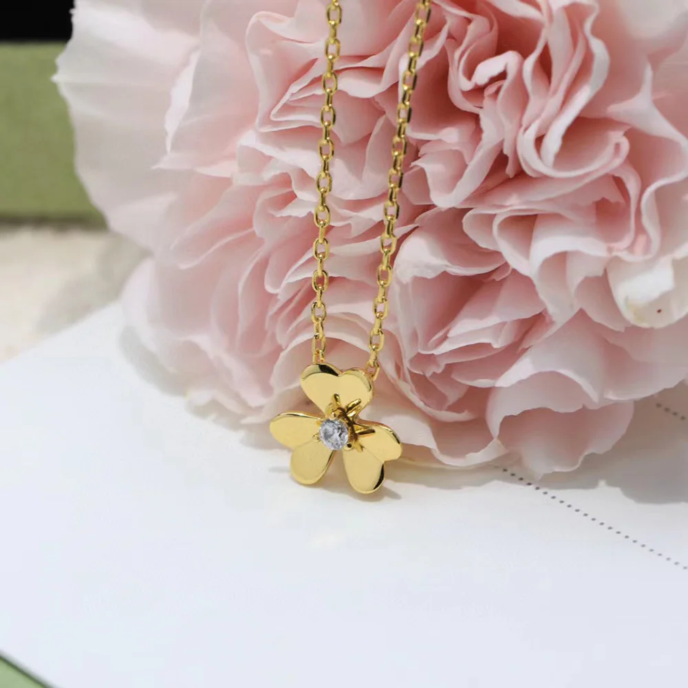 Gold Lucky Grass Necklace For Women S925 Sterling Silver Exquisite Sweet Romantic Fairy Platinum pendant necklace,silver necklace
