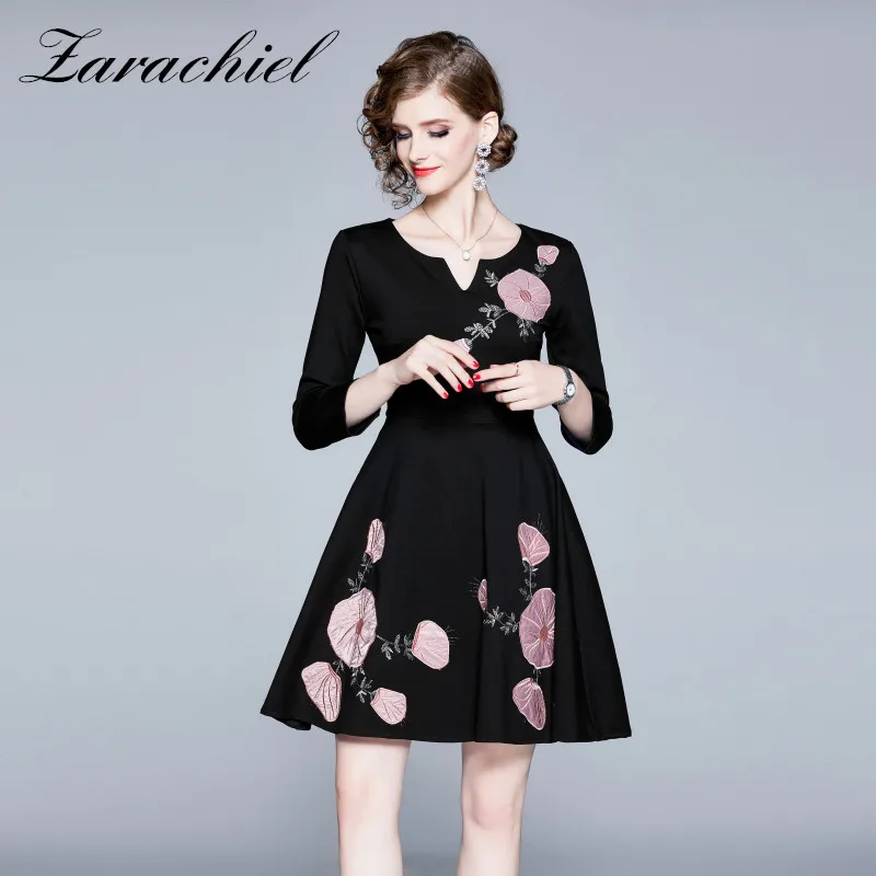 

New 2019 Autumn Fashion Pink Flower Embroidery Dress For Women V-Neck Three Quarter Sleeve High Waist Mini Vintage Dresses