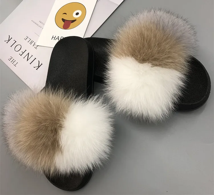 Beige-Khaki-Grey Пушистые тапочки с натуральным лисьим мехом; женские шлепанцы на плоской подошве с мехом енота; Вьетнамки с мехом радуги; домашние тапочки; Женская милая плюшевая домашняя обувь - Цвет: Beige-Khaki-Grey