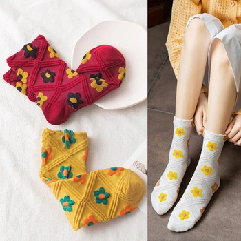 

2020 New Japanese Style Warm Socks Fashion Floral Print Socks Women Soft Breathable Girls Cotton Long Tube Socks Autumn Winter