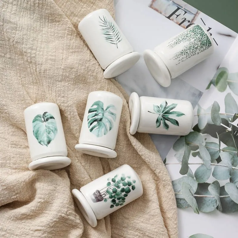 

Nordic Style Hand-painted Leaf Pattern Ceramic Toothpick Holder Porcelain Toothpick Dispenser Living Room Table Accessories H233