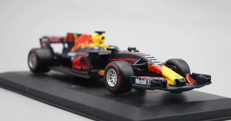 Bburago, 1/32, 1:32, Red Bull TAG Heuer RB13, No3, Daniel Ricciardo F1, Формула 1, модель автомобиля, литая под давлением, игрушка для детей, мальчиков и девочек