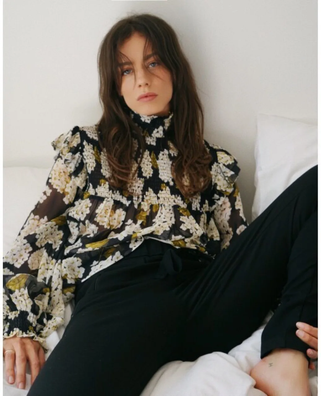 

High quality Hydrangea Real silk Mock Neck collar choker lace Lotus leaf edge Elegant fashion Wild Joker Long sleeves shirt