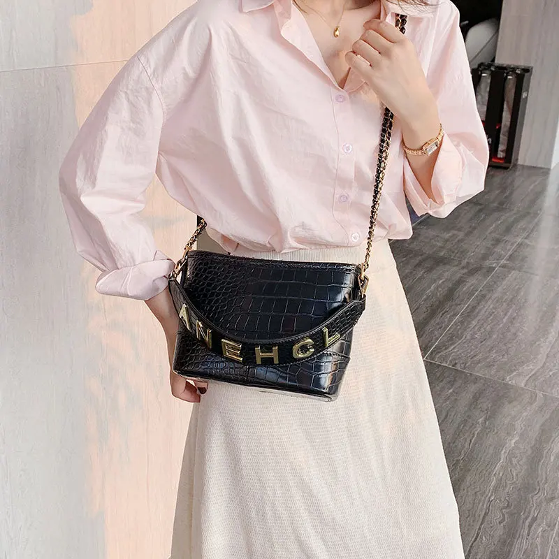 

Luxury high quality leather crocodile decorative letters decorative hand bucket bag wild ladies chain shoulder messenger bag